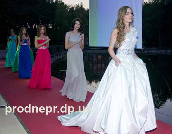 :     ,       , open air Fashion Parad Gold Party 2012