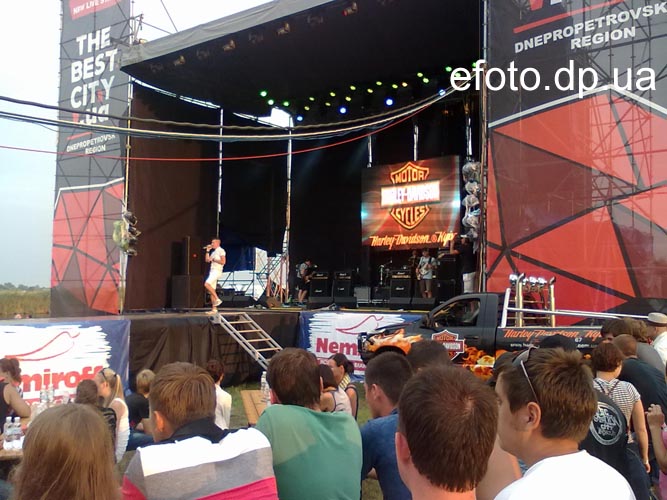 малая сцена фестиваля The Best City-2013 в Днепропетровске