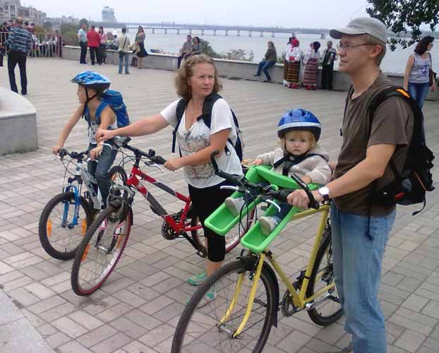 Фото: велосемья,программа Велогород в День Города в Днепропетровске