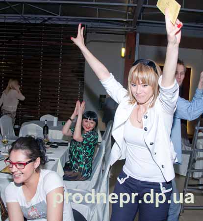 Фото: гости на показе моделей  одежды в Днепропетровске , open air Fashion Parad Gold Party 2012
