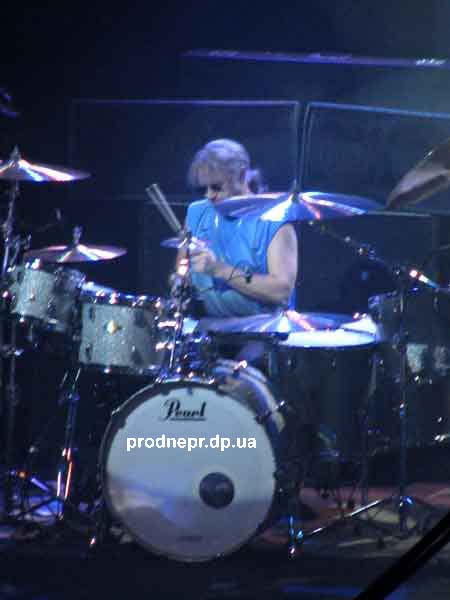 Фото Концерта Deep Purple в Днепропетровске, Иэн Пэйс в Днепропетровске 
