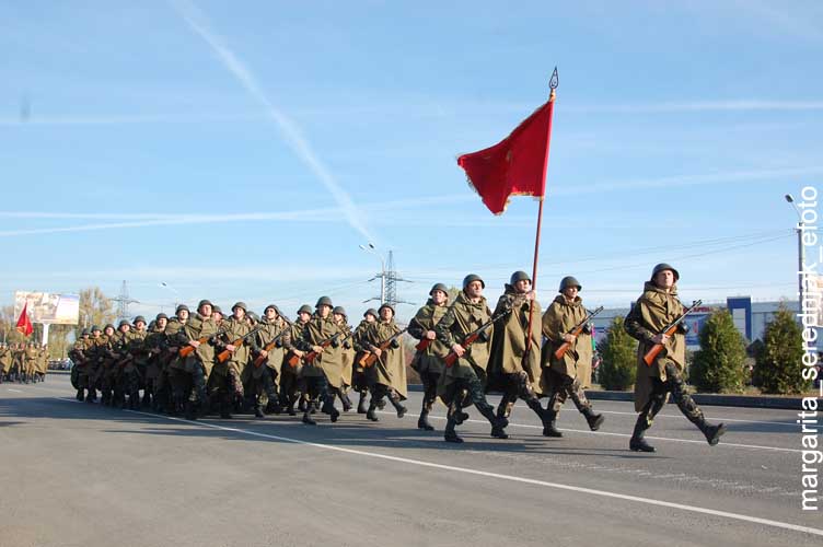 Фото:парад в честь 70-летия  Битвы за Днепр  в Днепропетровске 