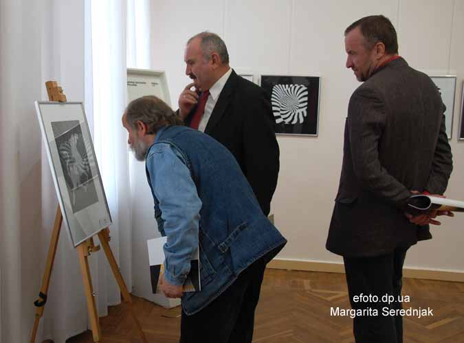 Фото открытия выставки  Виктора Вазарели В Днепропетровском художественном музее   в Днепропетровске