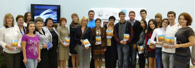 фото співробітників і читачів у Дніпропетровській центральній міській бібліотеці
