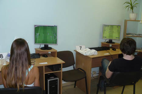 ігри футбольного Чемпіоната-2012 в клубі Biblioplay,  Дніпропетровська центральна міська бібліотека