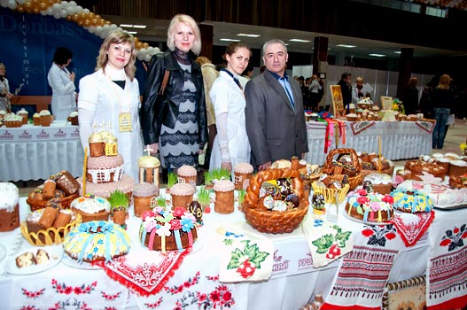 Днепропетровский хлебзавод №8 представлял область на Первом Всеукраинском конкурсе в Донецке, среди хлебозаводов,  выпекающих пасхальные куличи