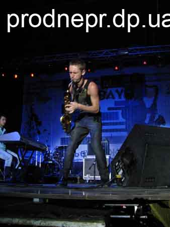    Live in Blue Bay-2010