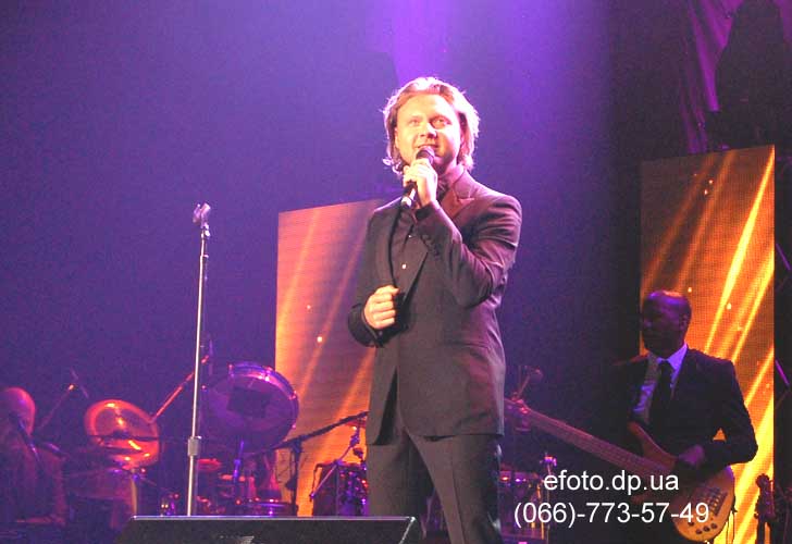 Фото: Александр Коган на концерте  Хулио Иглесиас в Днепропетровске