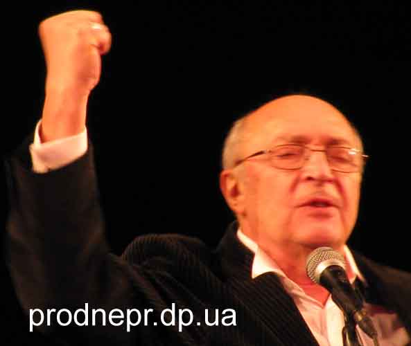 Фото  спектакля Михаила Козакова "От Пушкина до Бродского" в Днепропетровске
