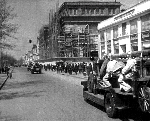 фото: центральный универмаг в днепропетровске, немецкое фото 1943 года