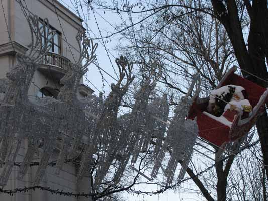 дед мороз возле днепропетровского облсовета, Днепропетровск