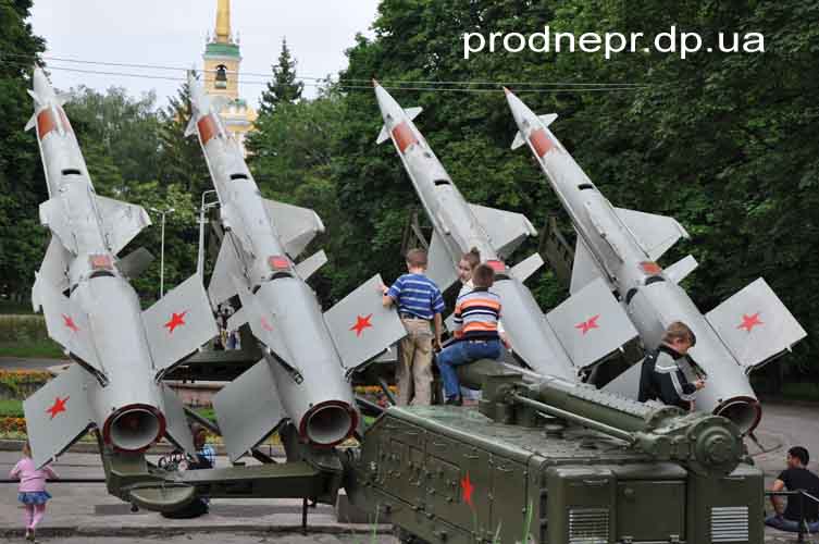 Музей военной техники  у Днепропетровской диорамы