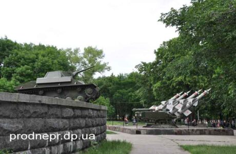 Фото: Музей военной техники времен Великой Отечественной войны у Днепропетровской диорамы