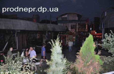 Фото: место ликвидации пожара на Театральном бульваре в городе Днепропетровске