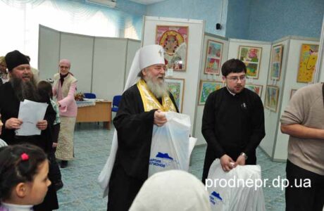 Художественная выставка "Православный мир глазами детей"