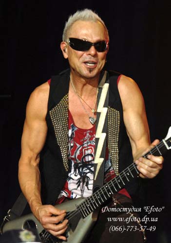 Фотография: Рудольф Шенкер, группа Scorpions на концерте в Днепропетровске