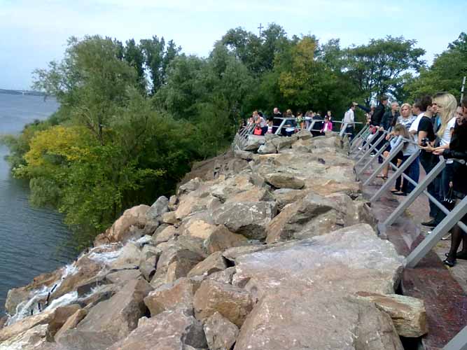 декоративный водопад Порог Ревущий, День города Днепропетровска в 2013 году, Днепропетровск
