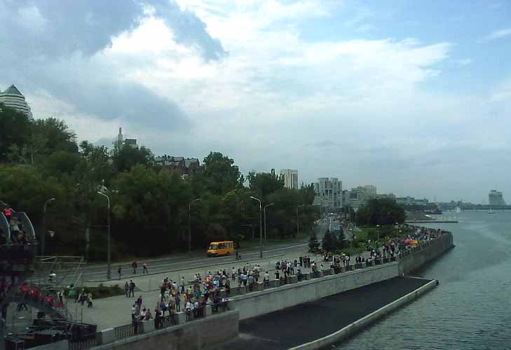 На Набережной Днепропетровска происходило большинство городских мероприятий, День города Днепропетровска в 2013 году, Днепропетровск