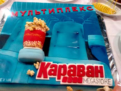 торт,  открытие  кинотеатра сети "Мультиплекс"
