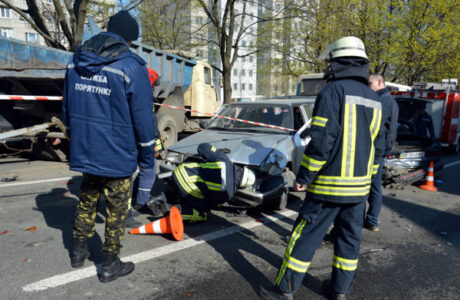 Дніпро: внаслідок ДТП за участю дванадцяти автомобілів постраждала 1 особа